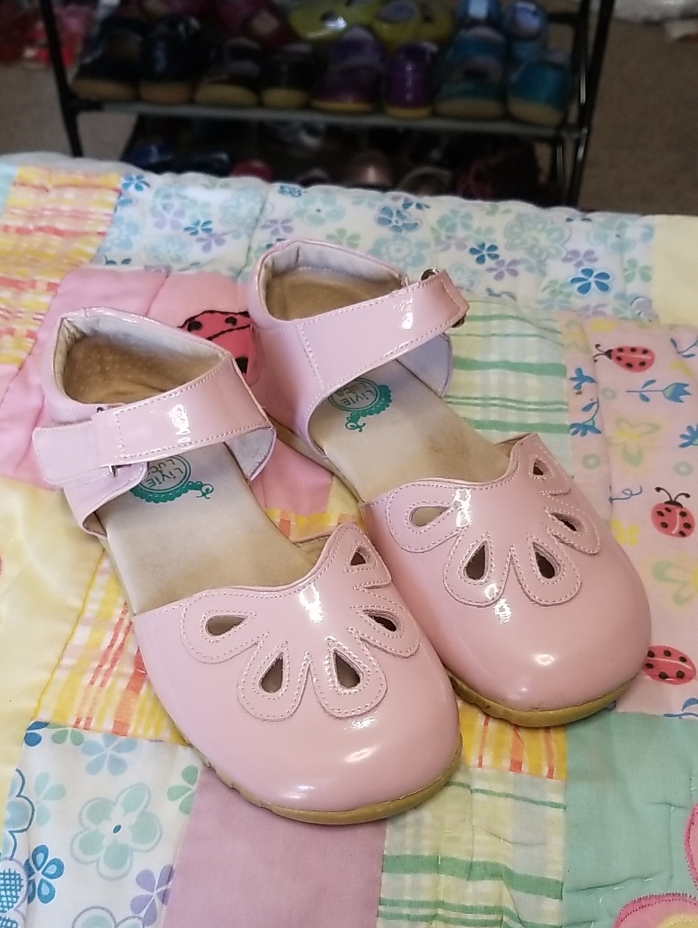 Livie & Luca Pink Patent Leather Mary Jane Size 13 Petals OG Strap, Wavy soles
